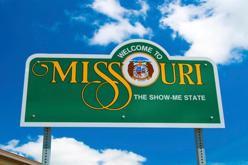 Missouri state welcome sign